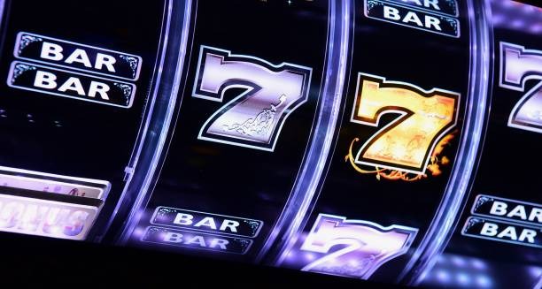 Captain's Bounty live-dealer wheel on two-hundred-two showing spinning segments and multipliers